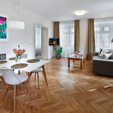 Downtown Suites Mala Strana Praha Bagian luar foto