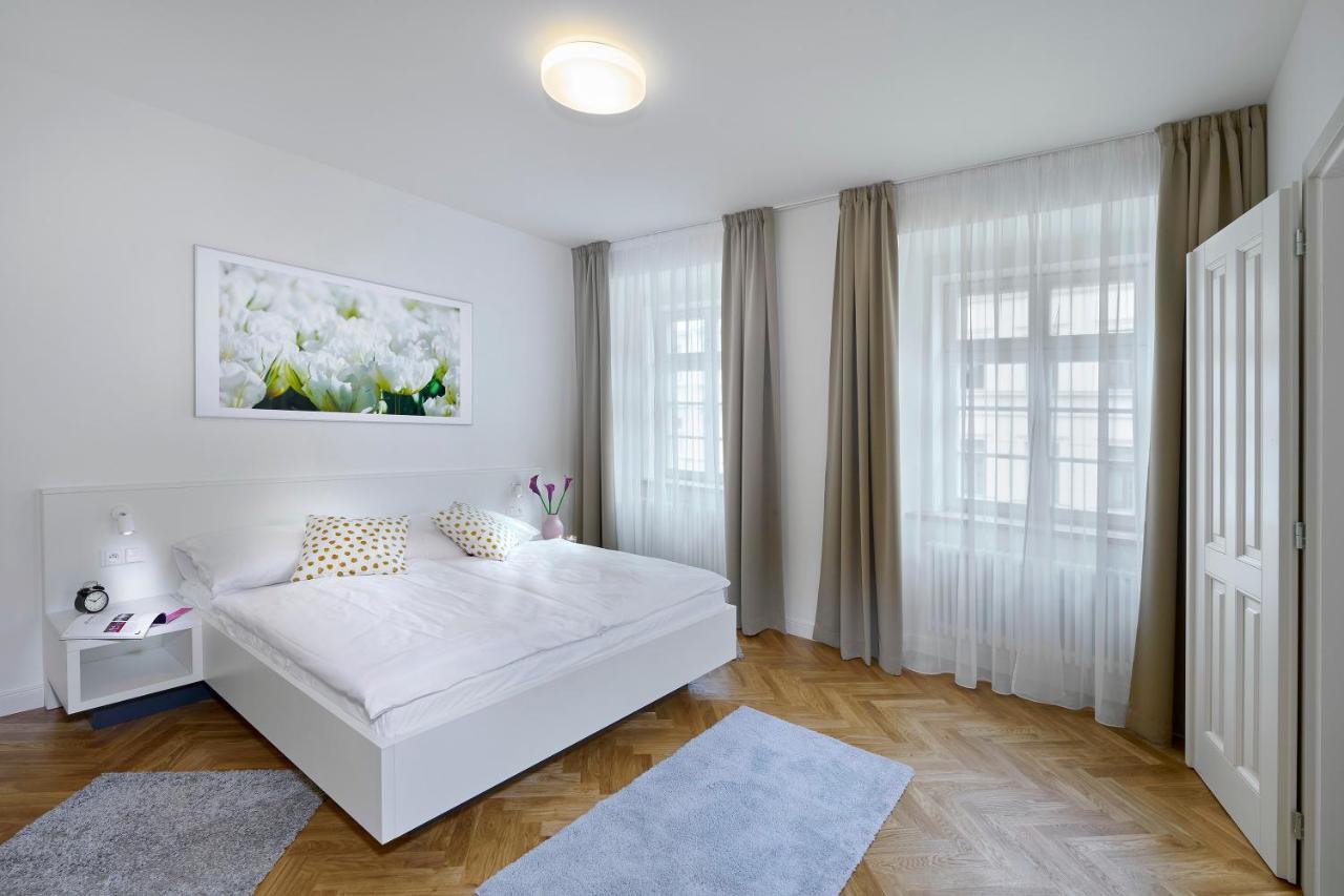 Downtown Suites Mala Strana Praha Bagian luar foto