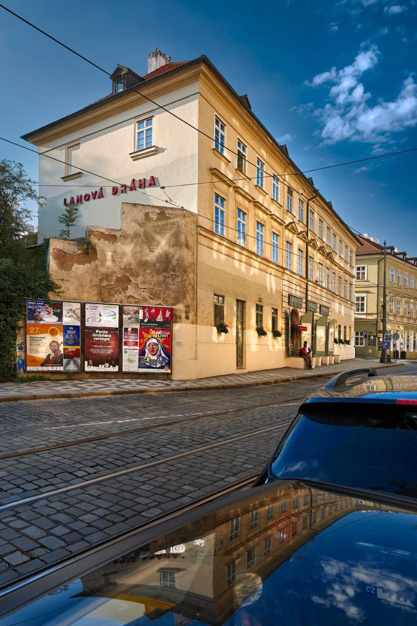 Downtown Suites Mala Strana Praha Bagian luar foto