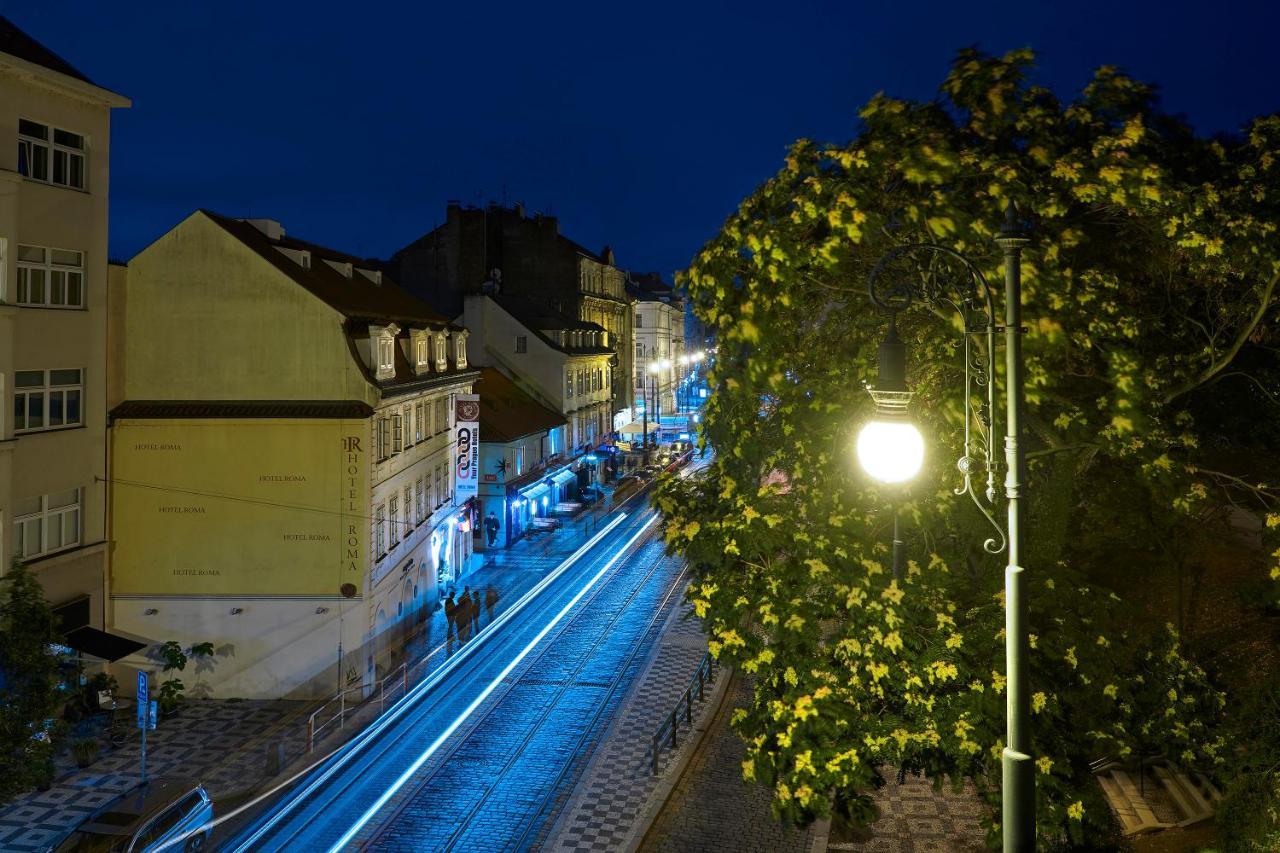 Downtown Suites Mala Strana Praha Bagian luar foto