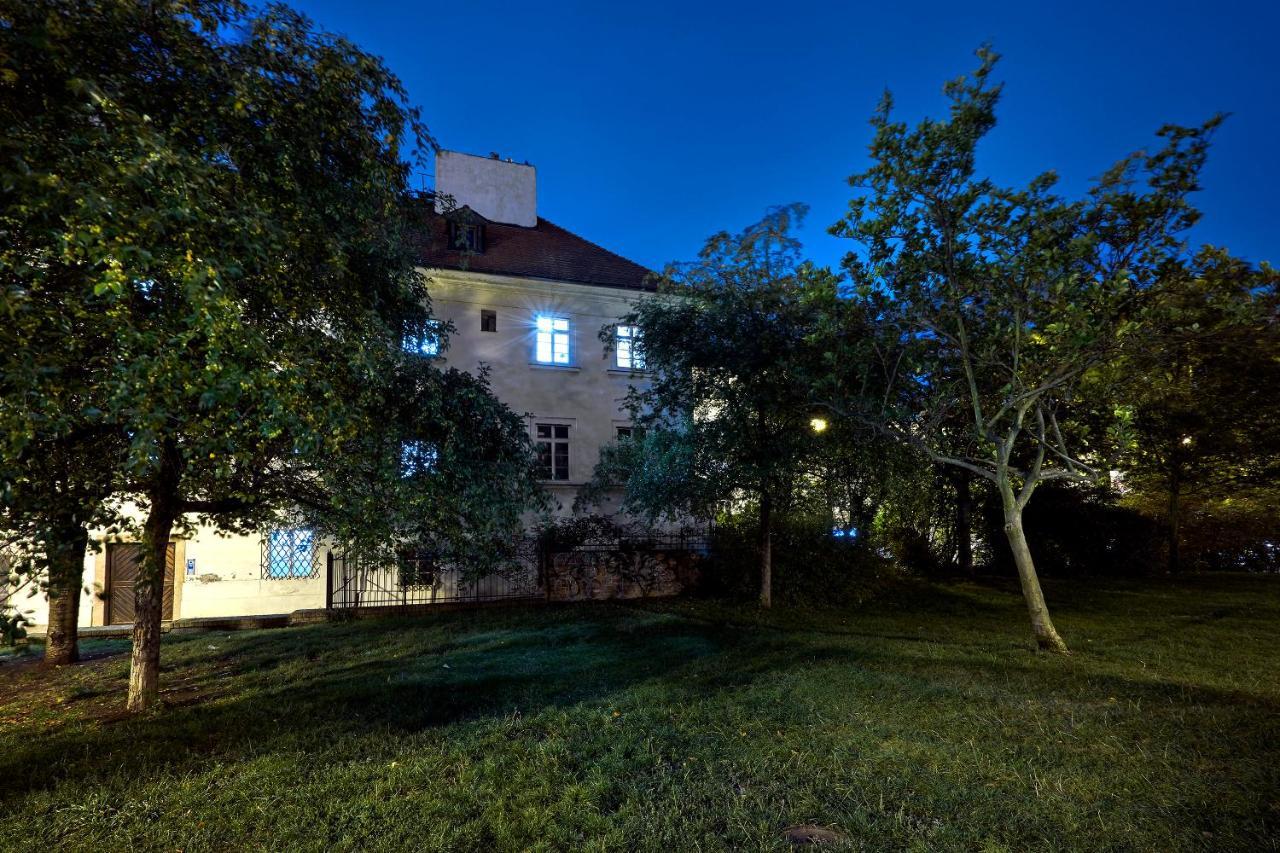 Downtown Suites Mala Strana Praha Bagian luar foto